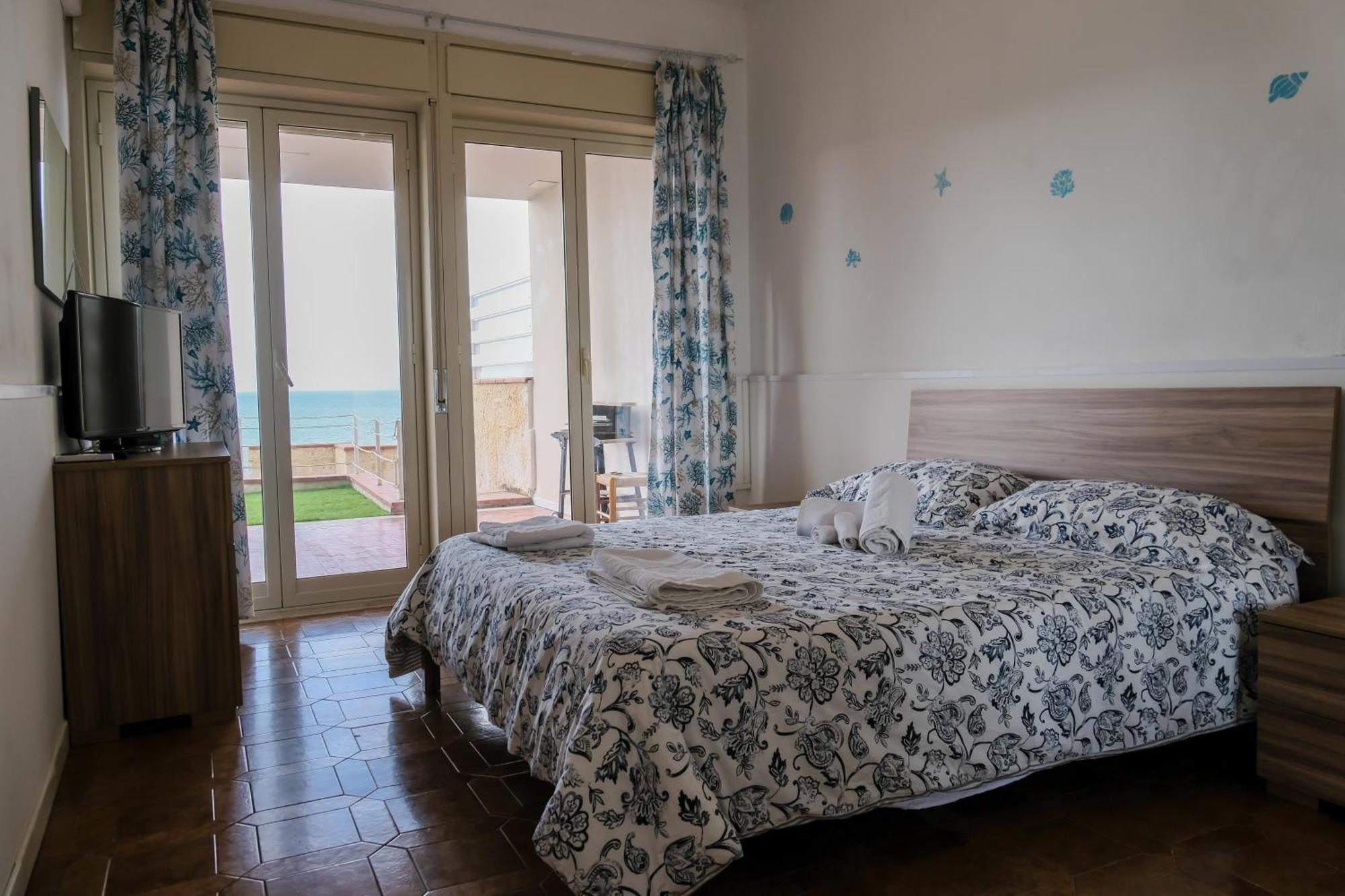 Villa La Vista - Baia Del Gambero Аугуста Экстерьер фото